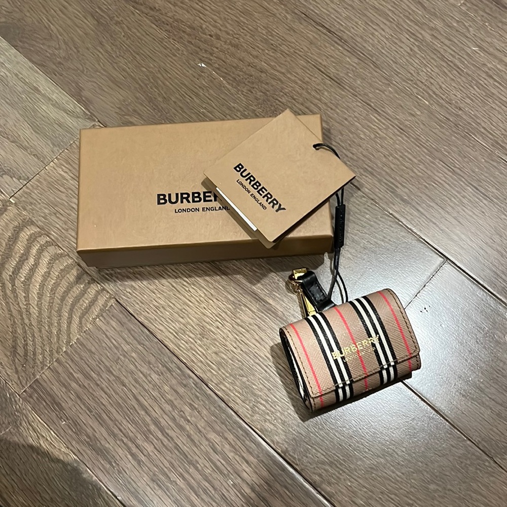 Burberry AirPod holder